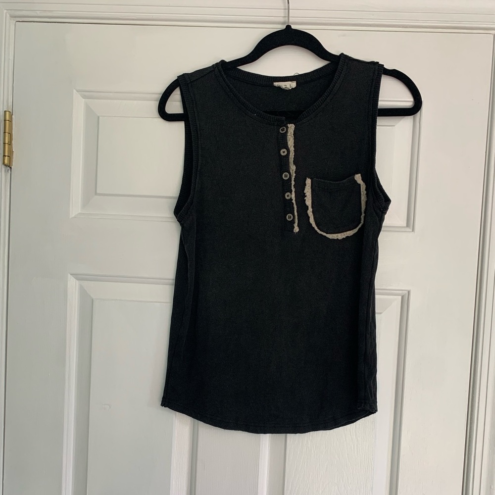 NWOT pol tank.